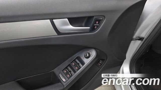 Audi A4 2012 — photo 13