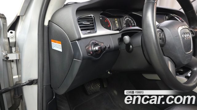 Audi A4 2012 — photo 14