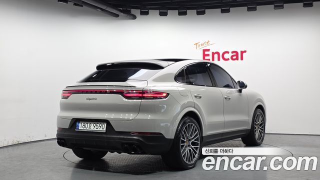 Porsche Cayenne 2023 — photo 2