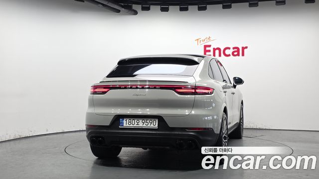 Porsche Cayenne 2023 — photo 4