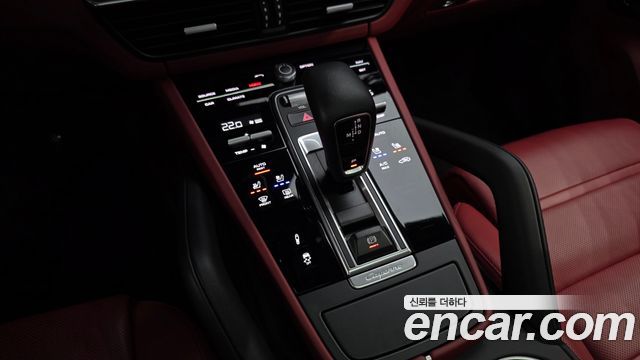Porsche Cayenne 2023 — photo 9