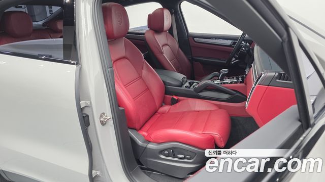 Porsche Cayenne 2023 — photo 10