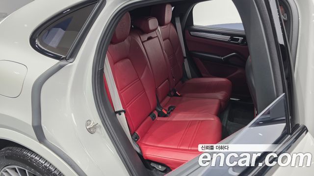 Porsche Cayenne 2023 — photo 12