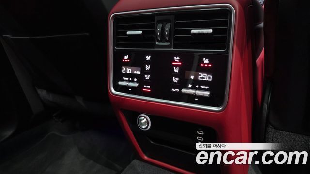 Porsche Cayenne 2023 — photo 19