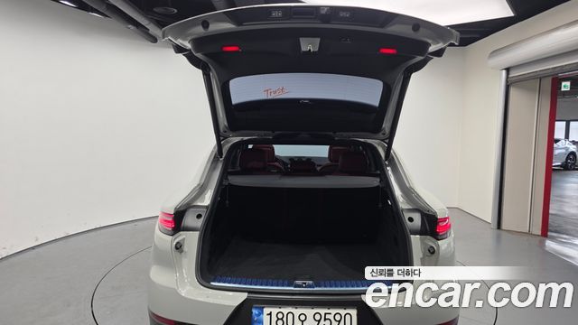 Porsche Cayenne 2023 — photo 20