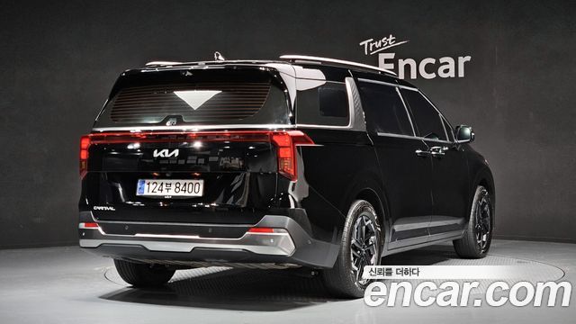 Kia Canival 2025 — photo 2
