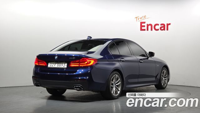 BMW 5-Series 2017 — photo 2