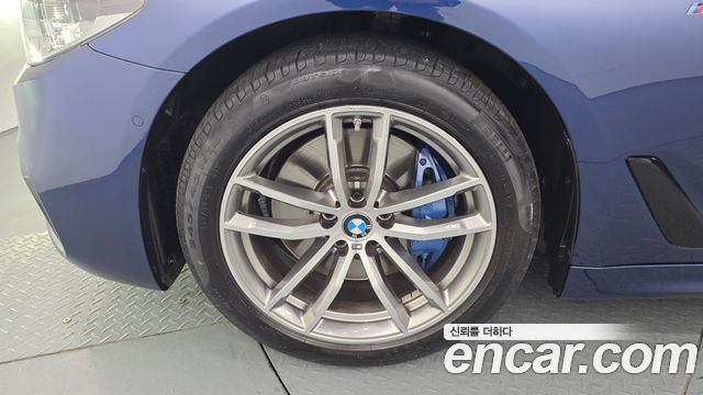 BMW 5-Series 2017 — photo 5
