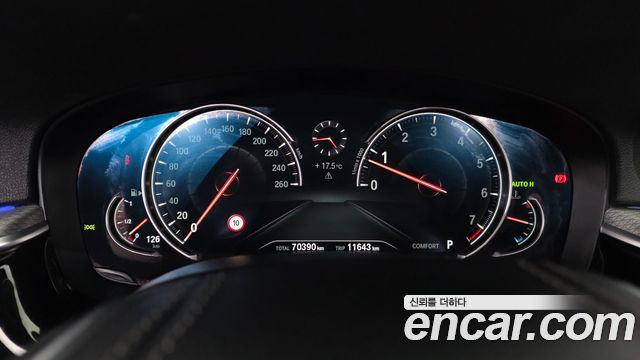 BMW 5-Series 2017 — photo 8