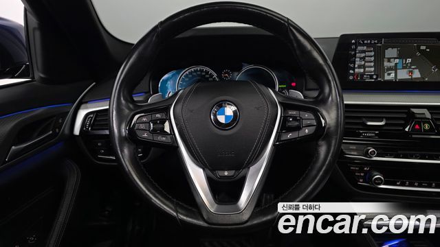 BMW 5-Series 2017 — photo 13