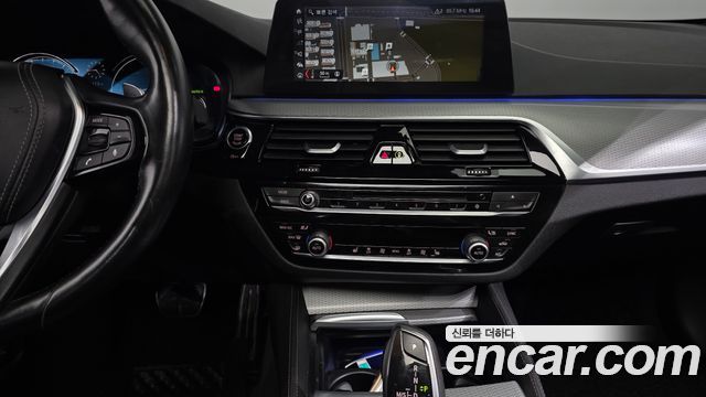 BMW 5-Series 2017 — photo 19