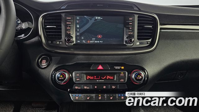 Kia Sorento 2018 — photo 16
