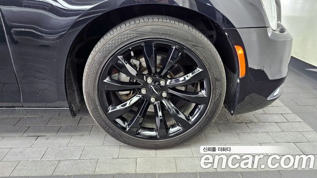 Chrysler 300C 2015 — photo 5