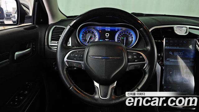 Chrysler 300C 2015 — photo 13
