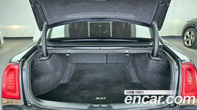 Chrysler 300C 2015 — photo 20