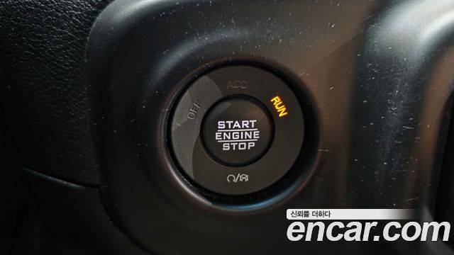 Jeep Wrangler 2021 — photo 18