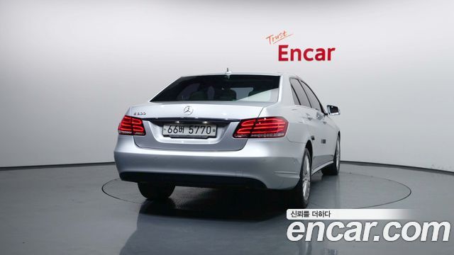Mercedes-Benz E-Class 2014 — photo 4