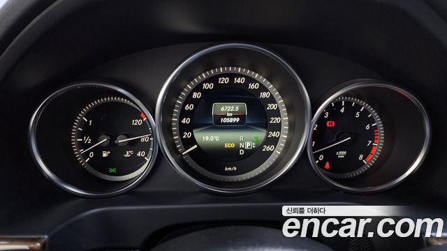 Mercedes-Benz E-Class 2014 — photo 8