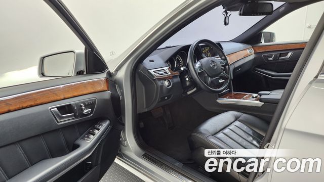 Mercedes-Benz E-Class 2014 — photo 10