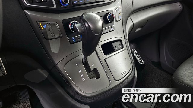 Hyundai Starex 2017 — photo 9
