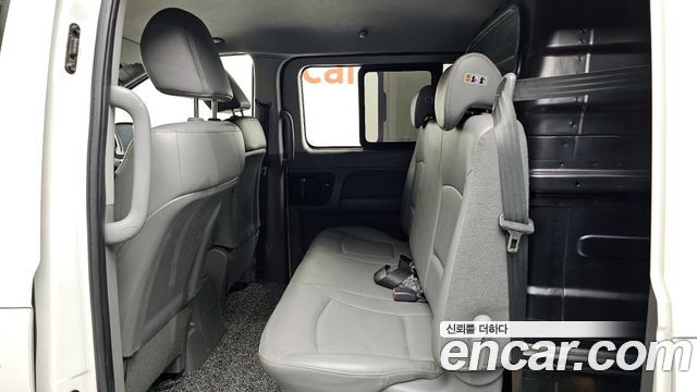 Hyundai Starex 2017 — photo 12