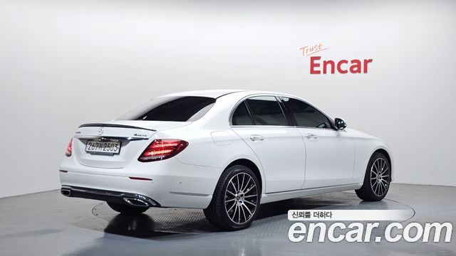 Mercedes-Benz E-Class 2020 — photo 2