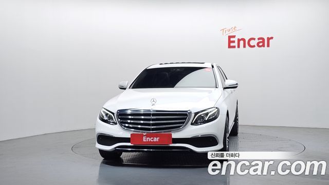 Mercedes-Benz E-Class 2020 — photo 3