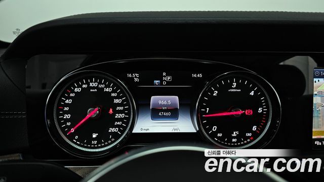 Mercedes-Benz E-Class 2020 — photo 11