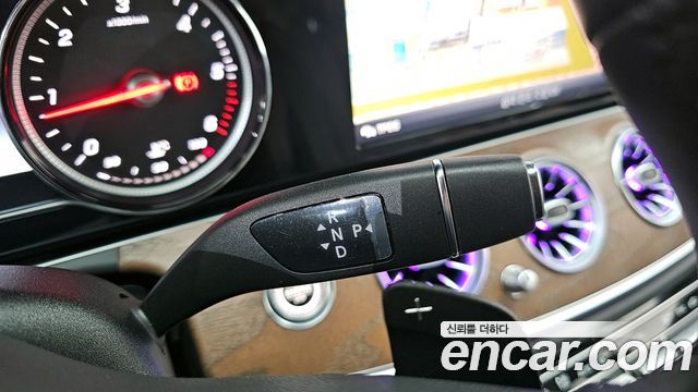 Mercedes-Benz E-Class 2020 — photo 12