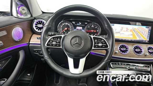 Mercedes-Benz E-Class 2020 — photo 19