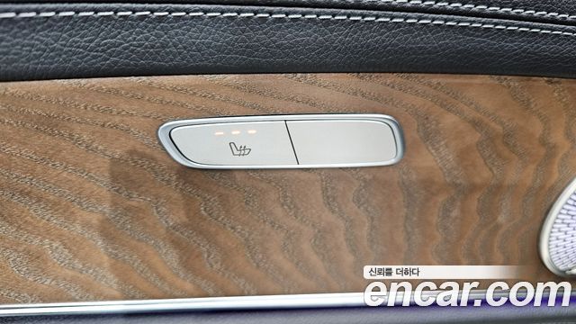 Mercedes-Benz E-Class 2020 — photo 23