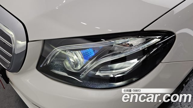 Mercedes-Benz E-Class 2020 — photo 8