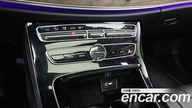 Mercedes-Benz E-Class 2020 — photo 27
