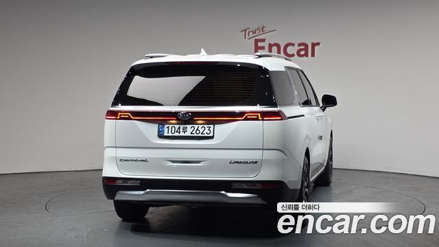 Kia Canival 2021 — photo 4