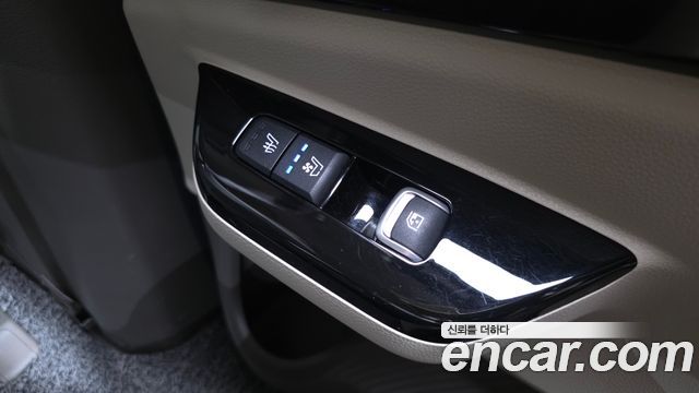 Kia Canival 2021 — photo 18