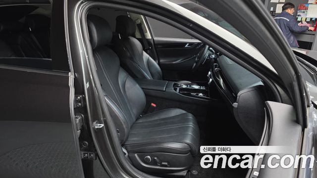 Genesis G80 2022 — photo 12