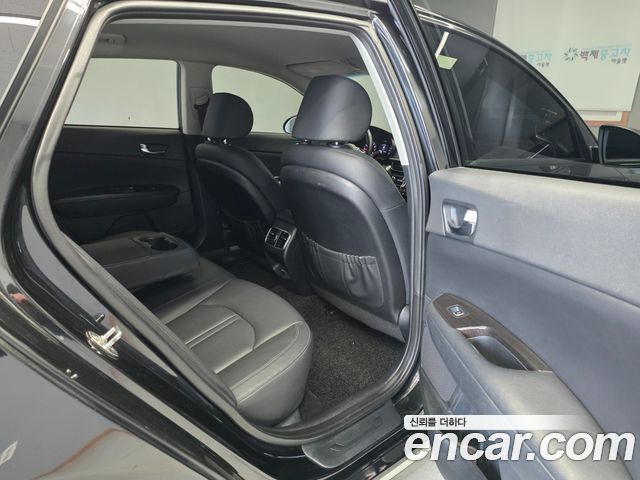 Kia K5 2019 — photo 16