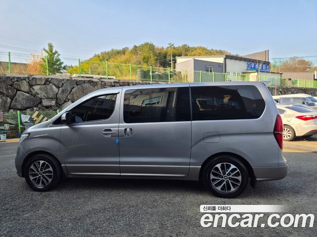 Hyundai Starex 2019 — photo 9