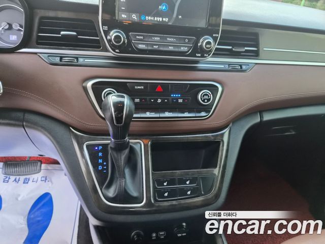 Hyundai Starex 2019 — photo 12