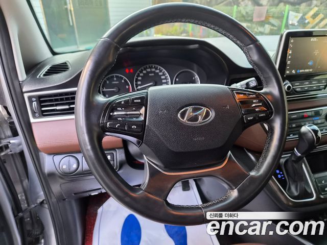Hyundai Starex 2019 — photo 13