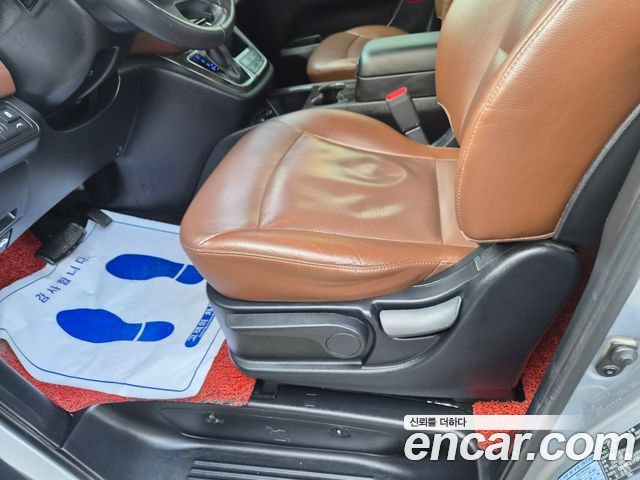 Hyundai Starex 2019 — photo 17