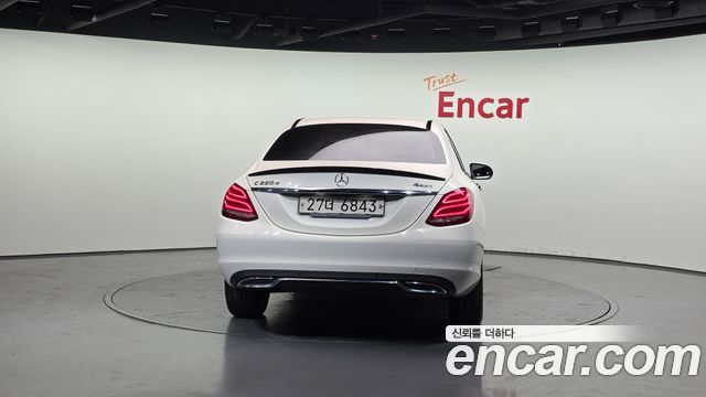 Mercedes-Benz C-Class 2018 — photo 4