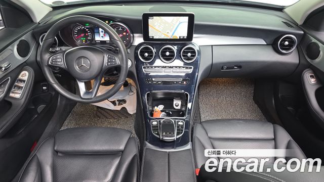 Mercedes-Benz C-Class 2018 — photo 7
