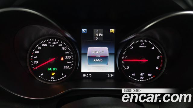 Mercedes-Benz C-Class 2018 — photo 8