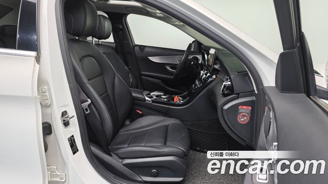 Mercedes-Benz C-Class 2018 — photo 10