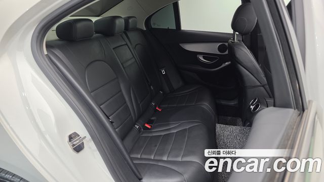 Mercedes-Benz C-Class 2018 — photo 12