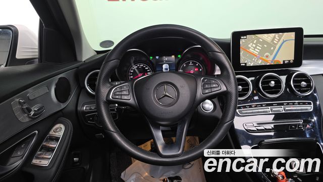 Mercedes-Benz C-Class 2018 — photo 13