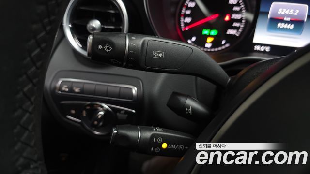 Mercedes-Benz C-Class 2018 — photo 19
