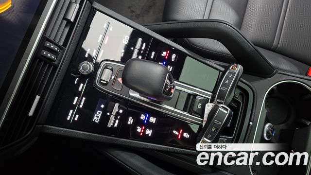Porsche Cayenne 2022 — photo 9