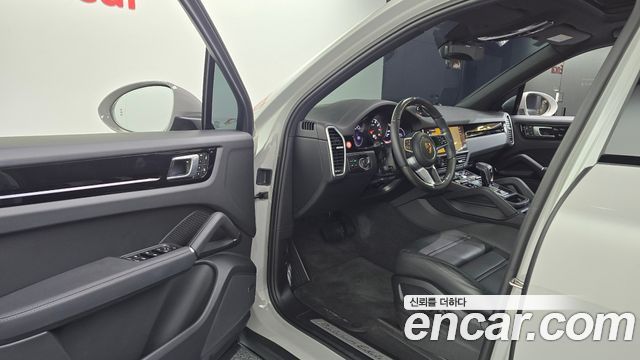 Porsche Cayenne 2022 — photo 10